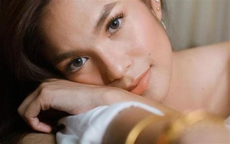 LOOK: Andrea Torres heating things up with latest Instagram snap.